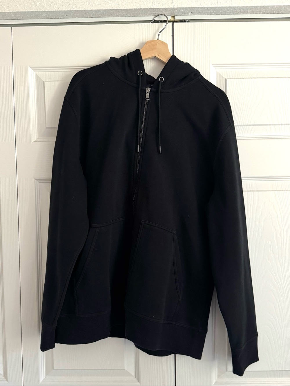 Banana Republic Men's Black Full-Zip Hoodie Sweater